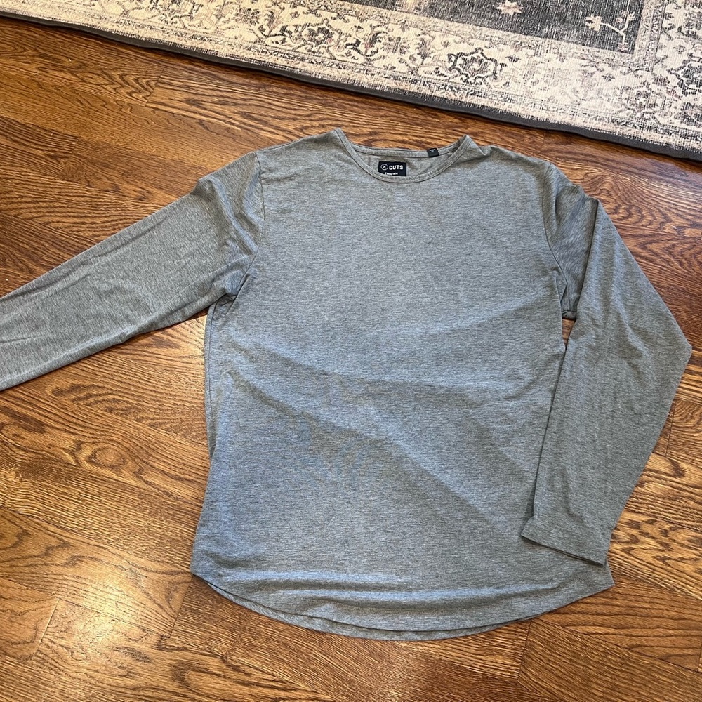 Mens Cuts Long Sleeve Curved Hem Color